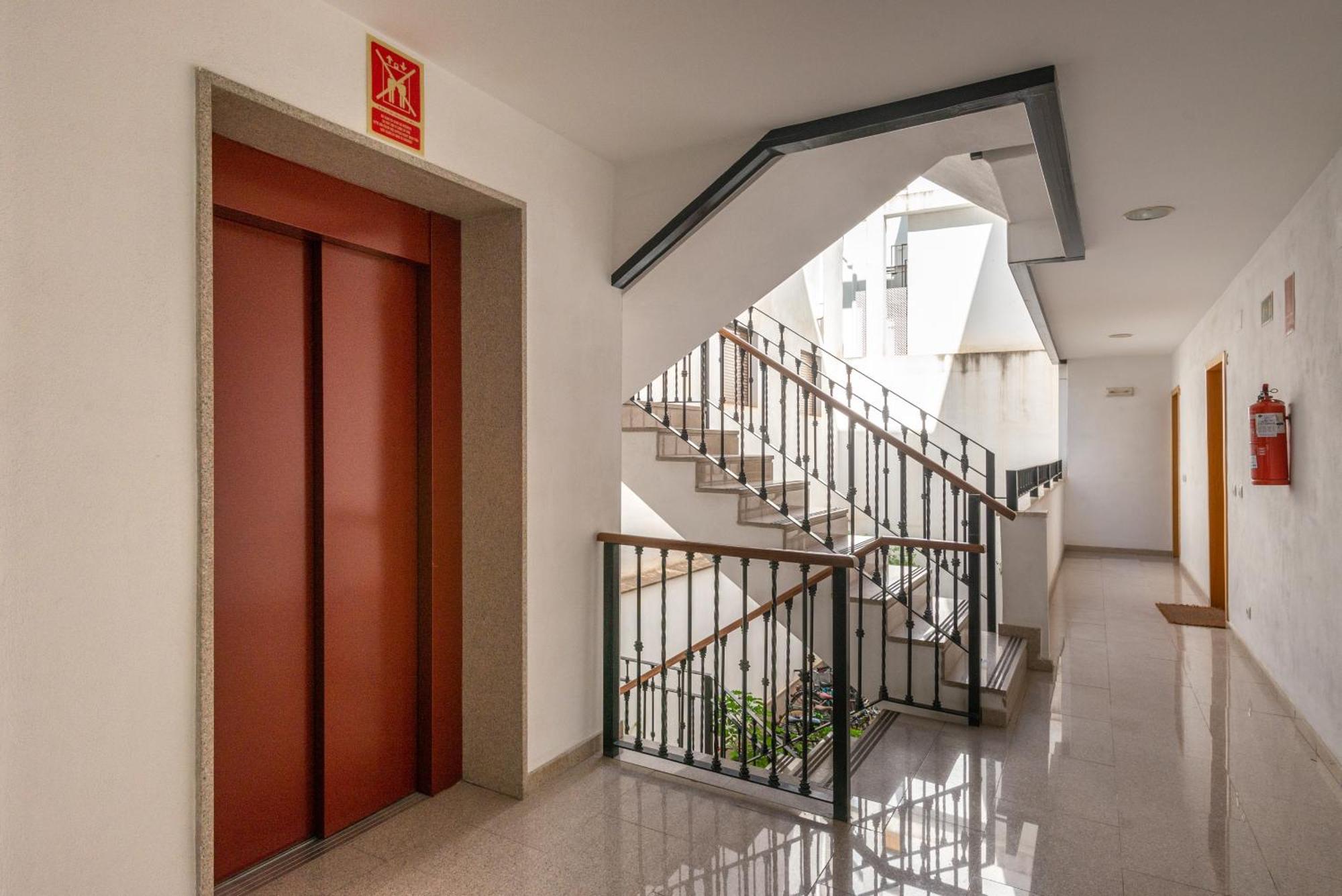 First Floor Near Macarena Church Севілья Екстер'єр фото